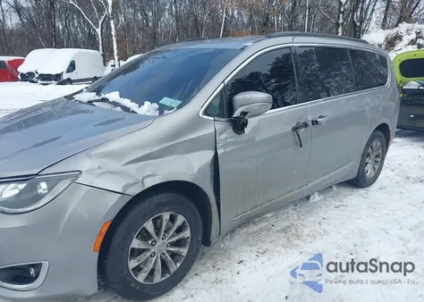 2017 Chrysler Pacifica Touring-L из США, поврежденный, VIN 2C4RC1BG6HR654811